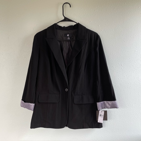 Iz Byer Jackets & Blazers - NWT IZ Byer Blazer